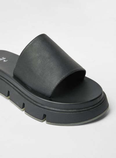 Elama Chunky Flat Sandals Black